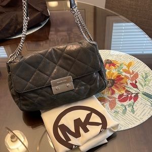 Michael Kors shoulder quilted bag